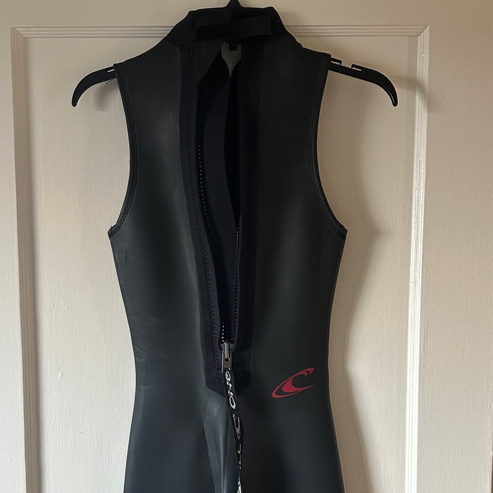 O'Neill women’s Black and Red Swim Wetsuit sleeveless - Picture 3 of 6
